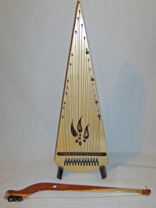 Deeann bowed psaltery with Pandora Hart